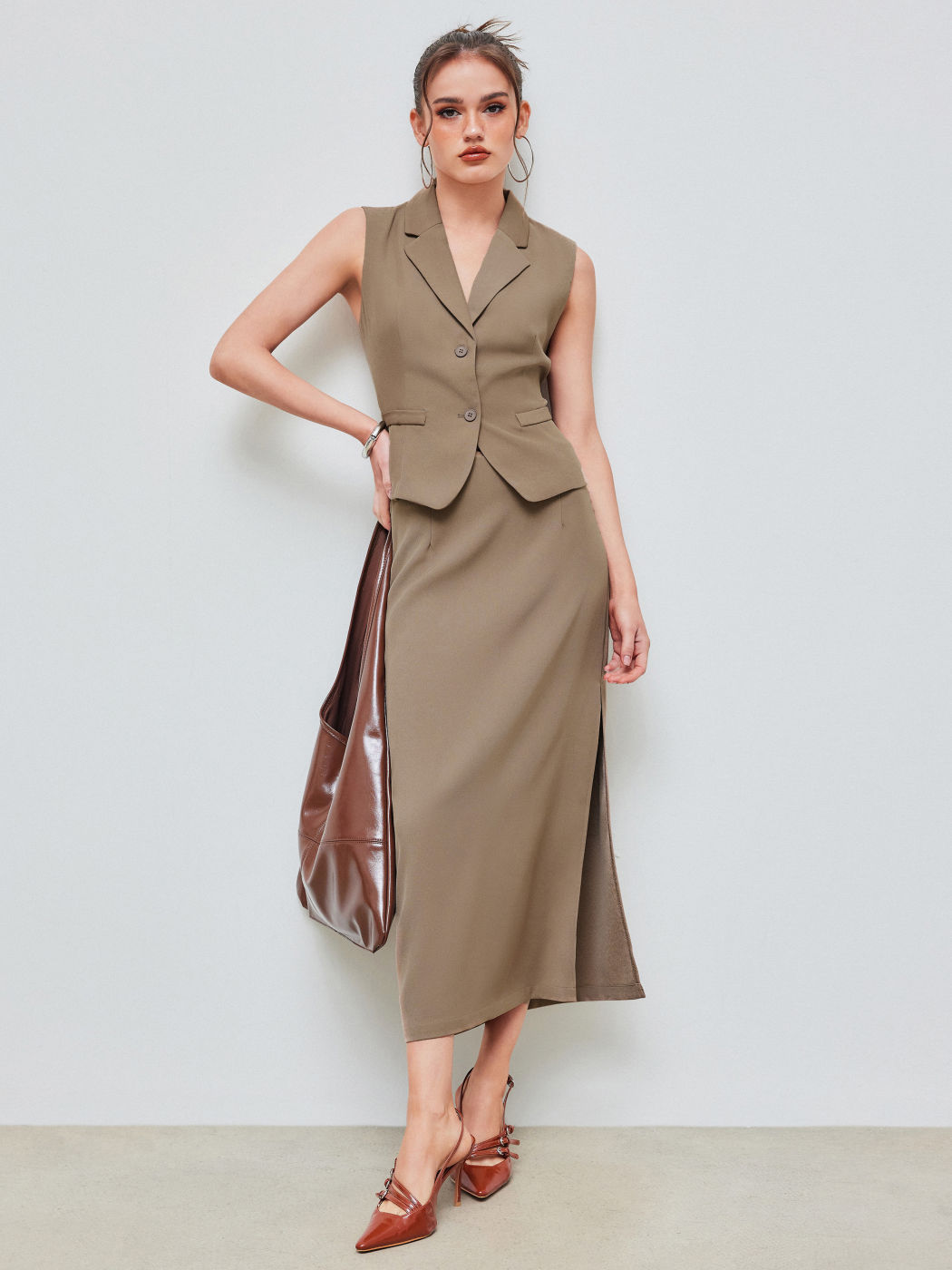 Chic Solid V-Neck Vest & Split Hem Maxi Skirt Co-ord Set
